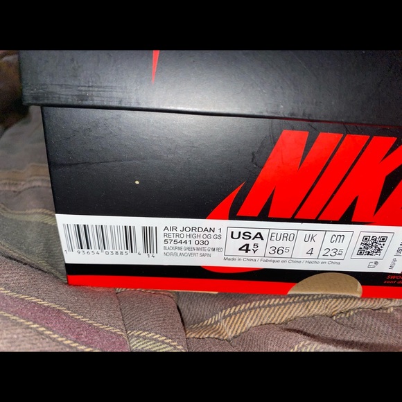 SOLD Retro Jordan 1s ‘ pine green’ - Picture 2 of 6